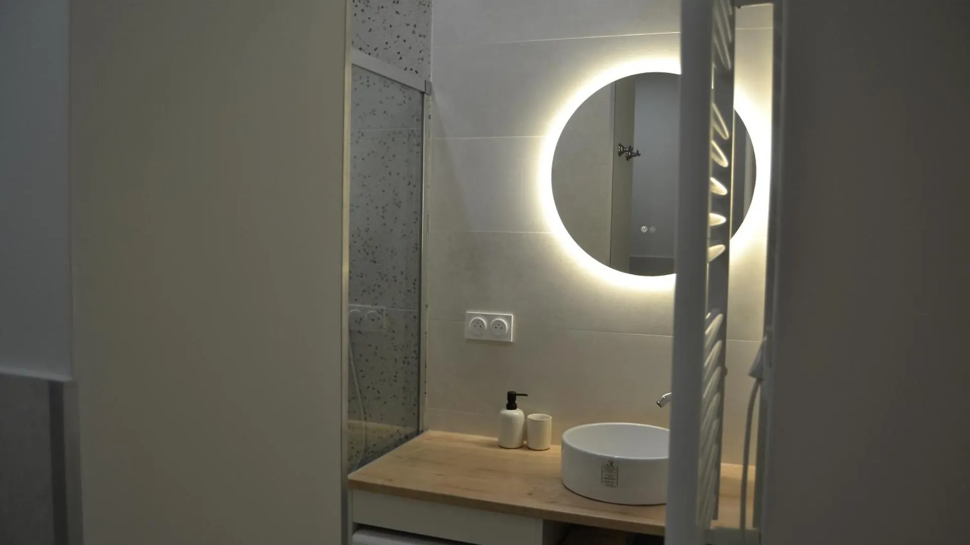 Appartement O Arcades Lisle-sur-Tarn 0*,